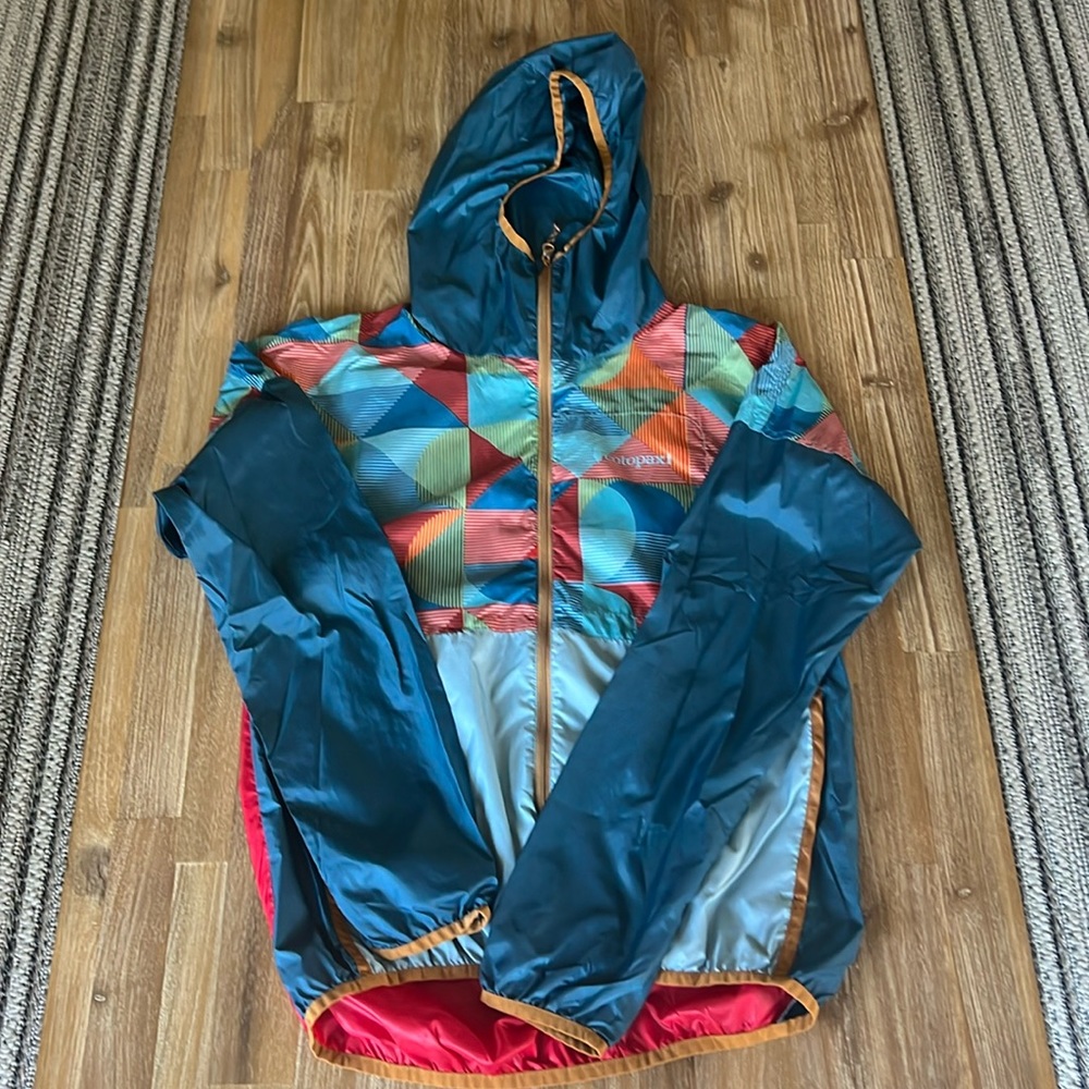 Cotopaxi Teca Windbreaker